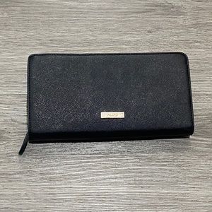 ALDO Clutch